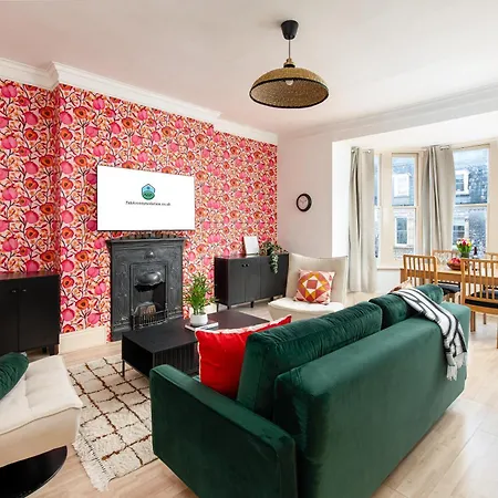 Amazing Flat-2bedrooms-parking-by Fabaccommodation Apartment *