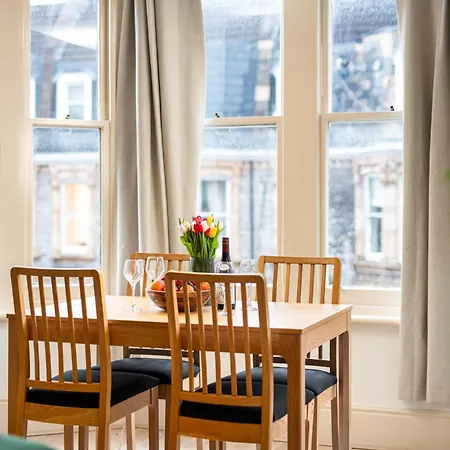 Apartament New Amazing Flat-2bedrooms-parking-by Fabaccommodation *