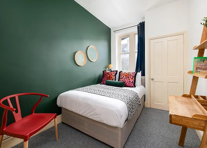 Amazing Flat-2bedrooms-parking-by Fabaccommodation 布里斯托