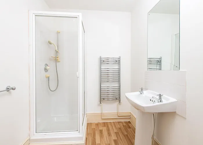 Amazing Flat-2bedrooms-parking-by Fabaccommodation 布里斯托