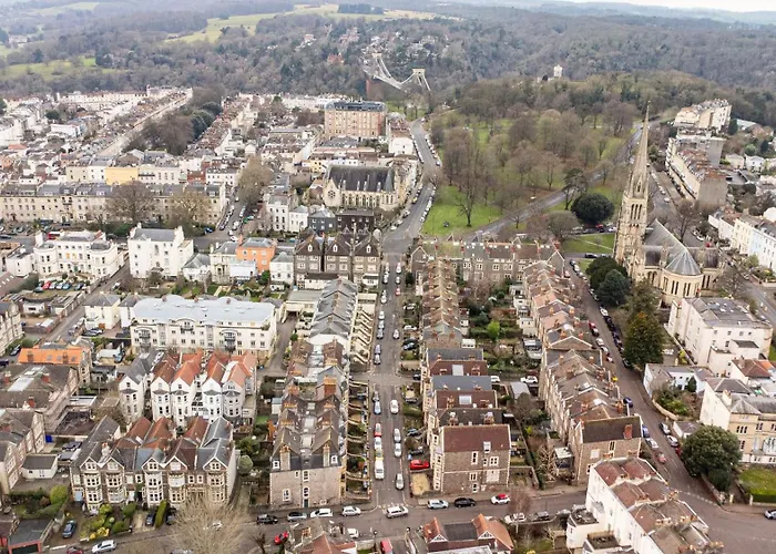 New Amazing Flat-2bedrooms-parking-by Fabaccommodation Apartament